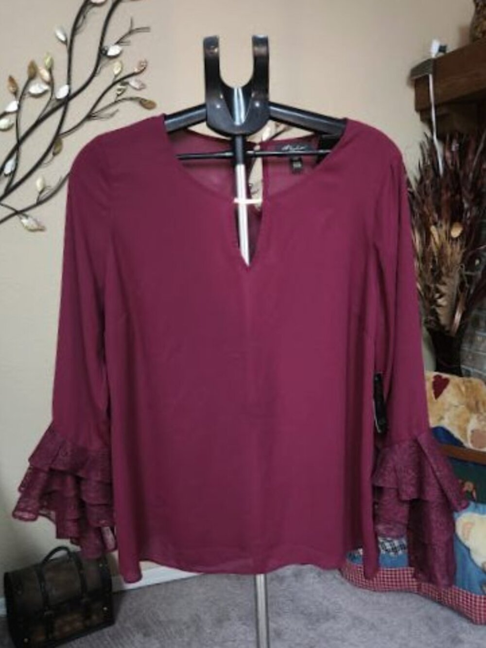 NWT Thalia Sodi sz large burgundy red blouse with lace bell sleeves
